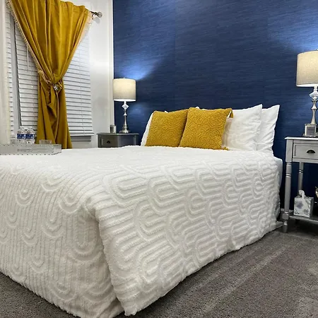 Chic 3 Bedroom House In Baltimore